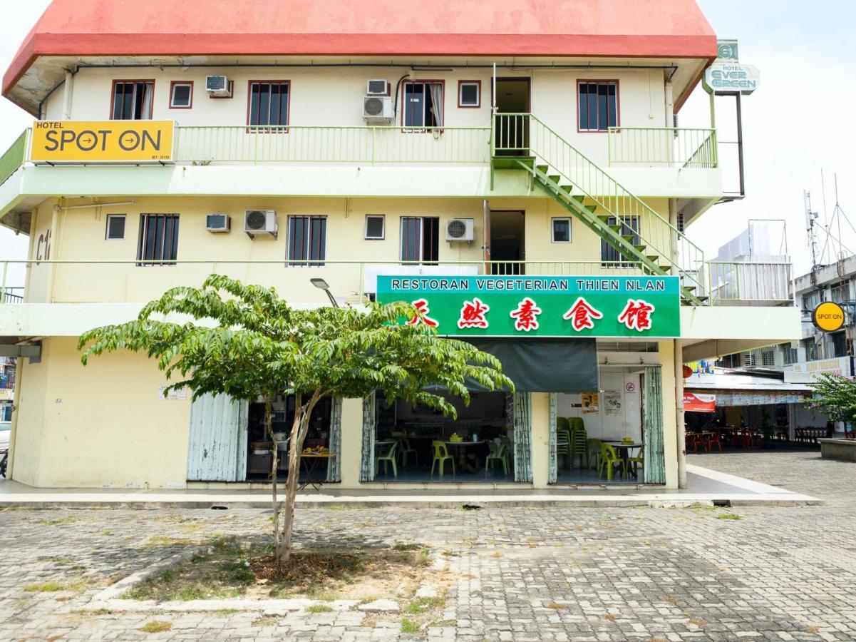 Spot On 89582 Evergreen Hotel Keningau Exterior photo