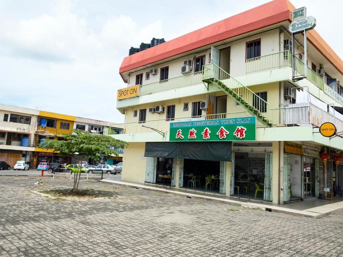 Spot On 89582 Evergreen Hotel Keningau Exterior photo