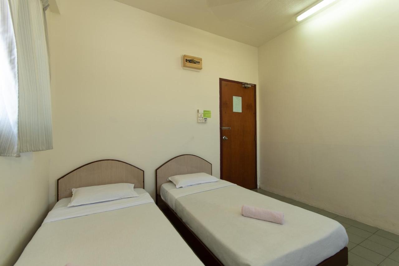 Spot On 89582 Evergreen Hotel Keningau Exterior photo