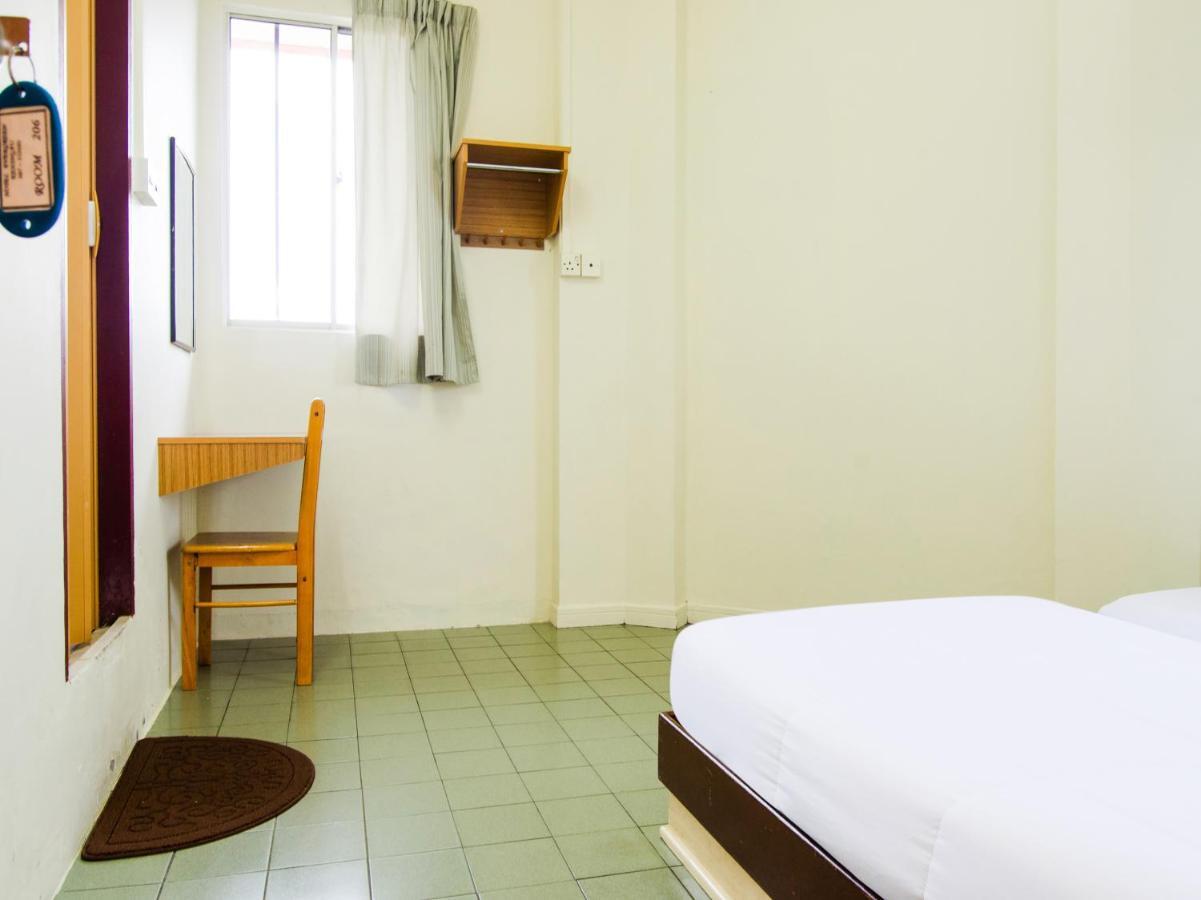 Spot On 89582 Evergreen Hotel Keningau Exterior photo