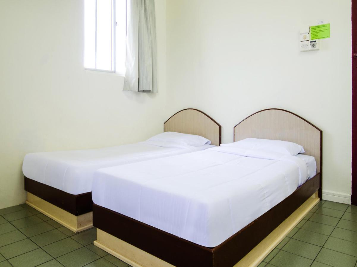 Spot On 89582 Evergreen Hotel Keningau Exterior photo